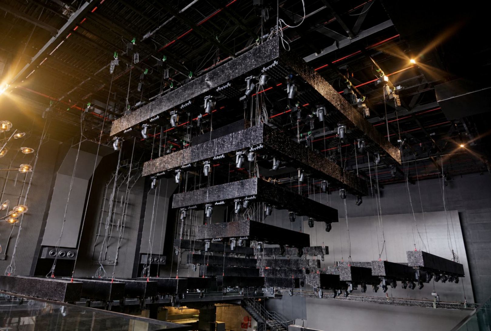 Intelligent stage automation hoists Intelligent stage automation hoists