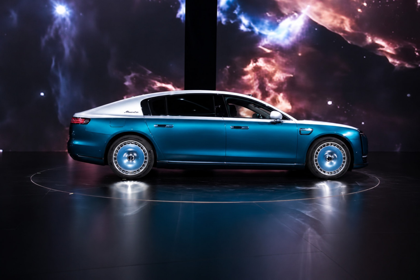 Vehicle Display Turntables